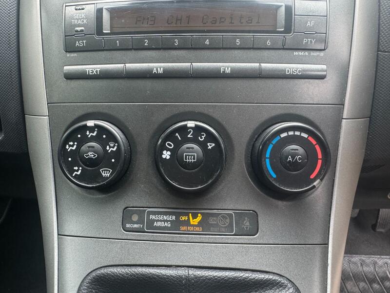 TOYOTA AURIS