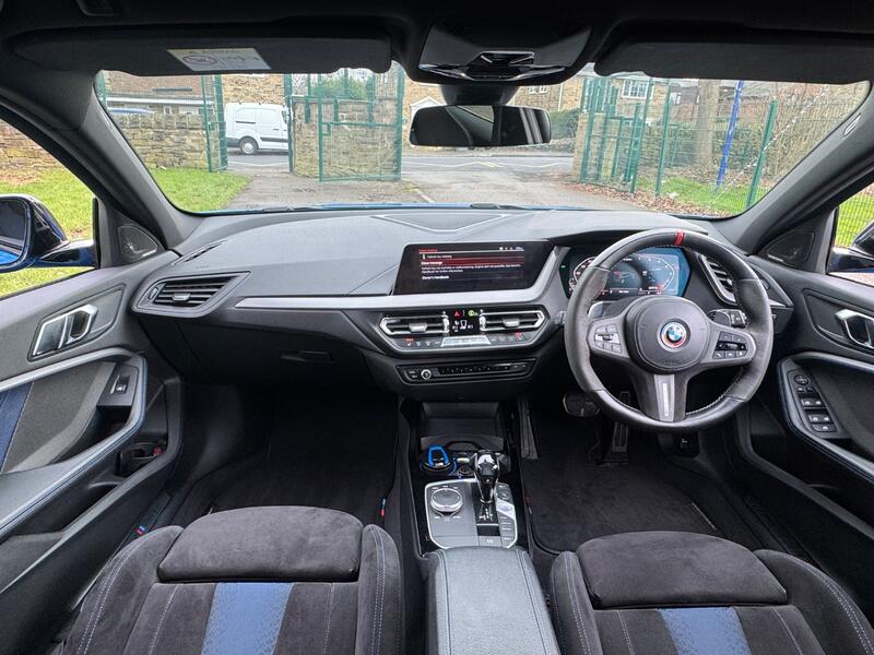 BMW 1 SERIES